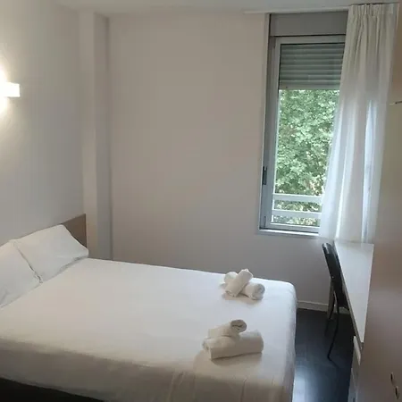 Residencia Universitaria Resa Roberto De Nobili