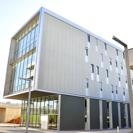 Residencia Universitaria Resa Roberto De Nobili アパート *