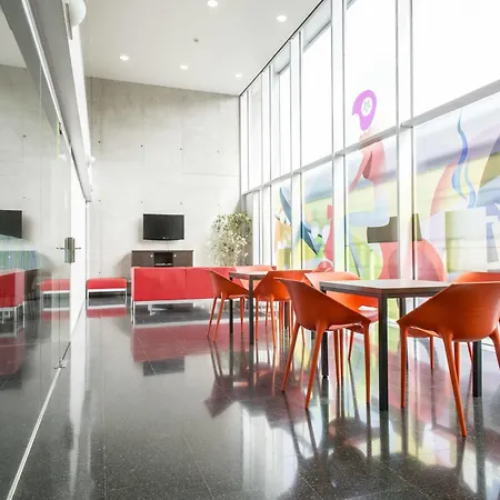 Residencia Universitaria Resa Roberto De Nobili アパート