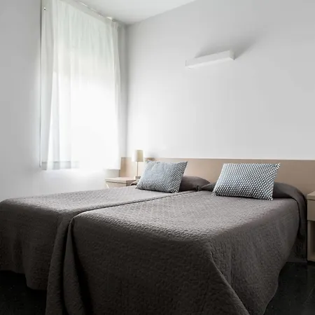 Residencia Universitaria Resa Roberto De Nobili アパート