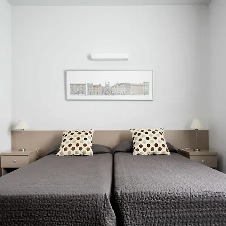 Residencia Universitaria Resa Roberto De Nobili アパート